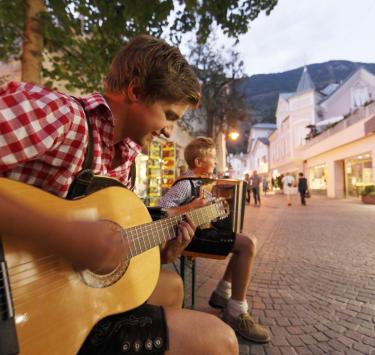 Zwei Gitarrenspieler