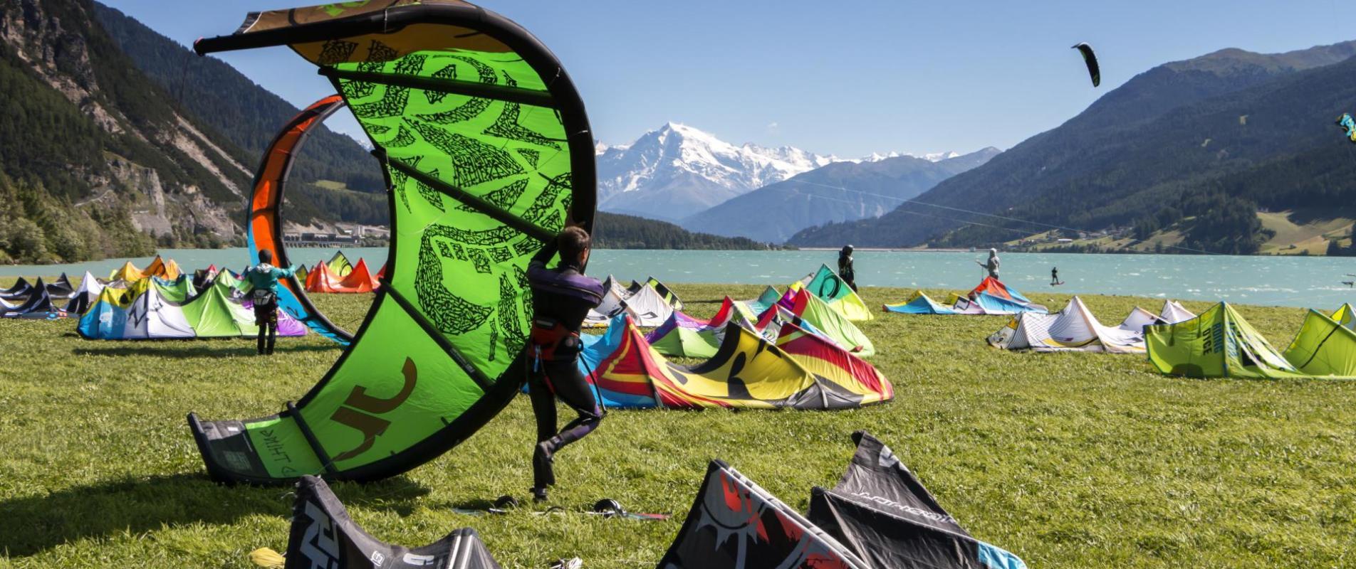 Fare kitesurf al Lago di Resia