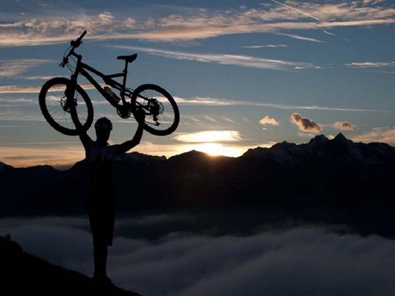 mountainbike-abenddaemmerung