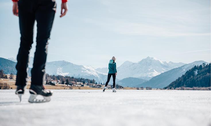 eislaufen-reschensee-vinschgau-fb[2]