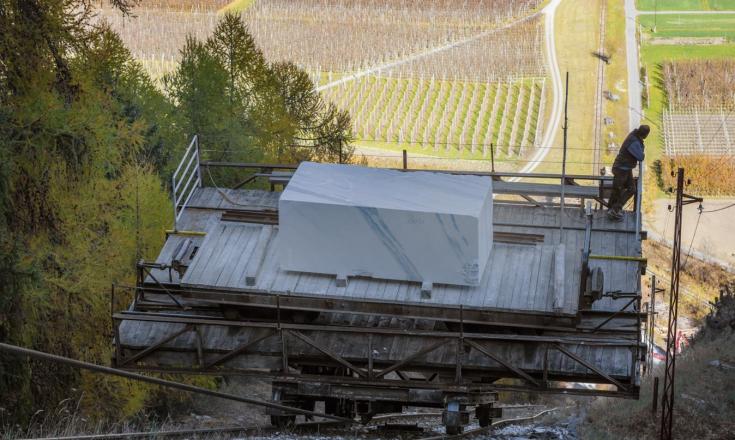 kunst-laas-marmor-schraegbahn-vinschgau-fb