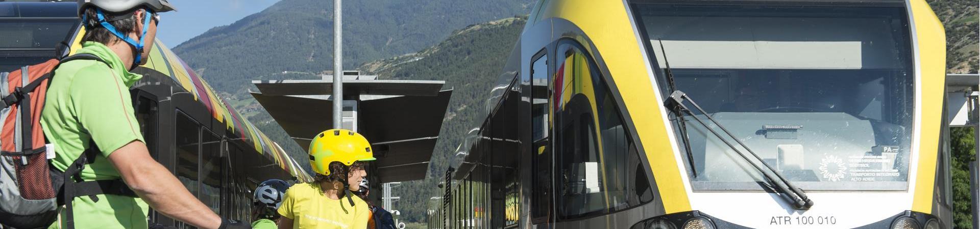 Presso una stazione ferrovia