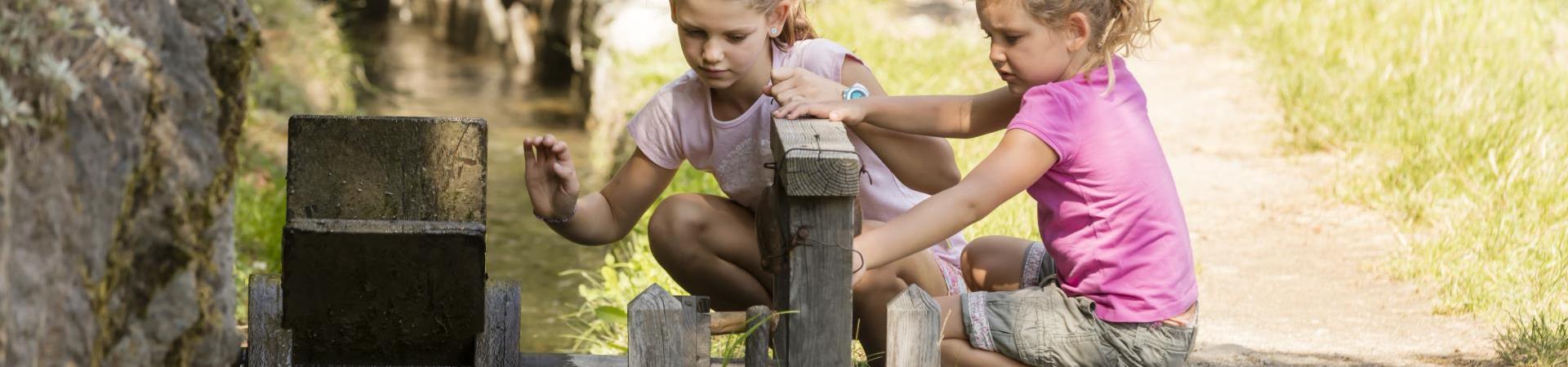 Due bambine