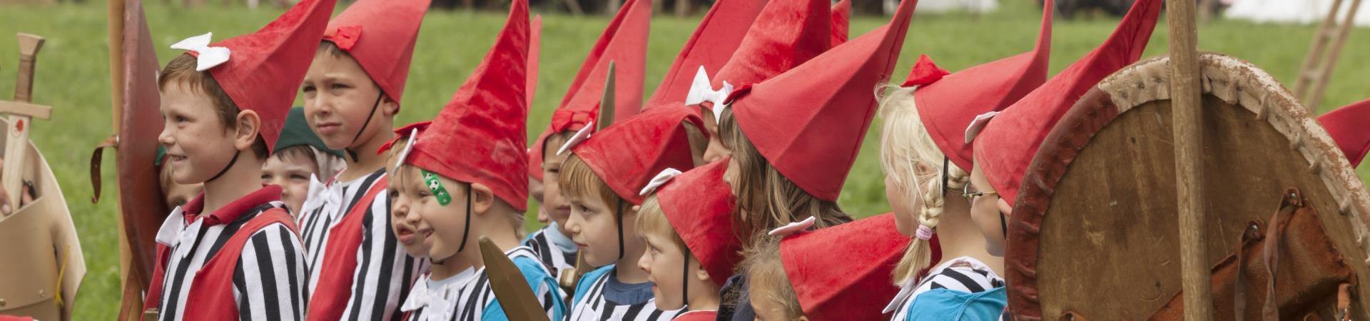 Children dressed-up as dwarves