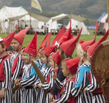 event-ritterspiele-kinder-als-zwerge-vinschgau-fb