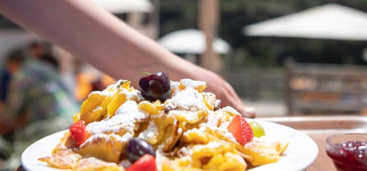 Schutzhütte-Kaiserschmarrn-Typisch-hr