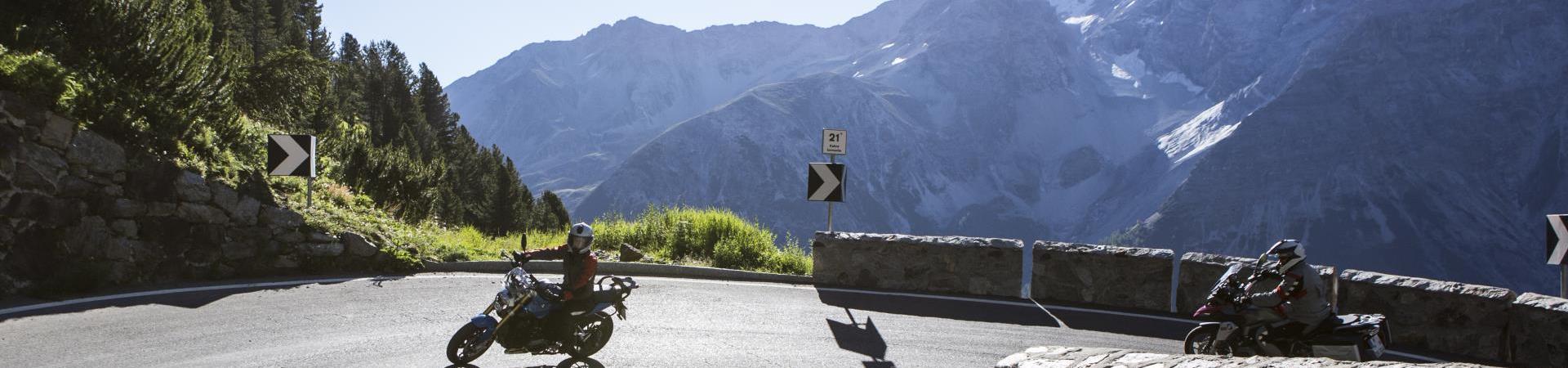 In moto al Passo dello Stelvio