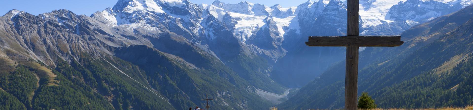 landschaft-ortlergebiet-wegkreuz-vinschgau-fb