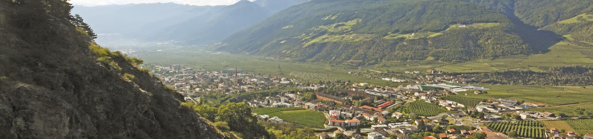 landschaft-blick-auf-schlanders-vinschgau-fb